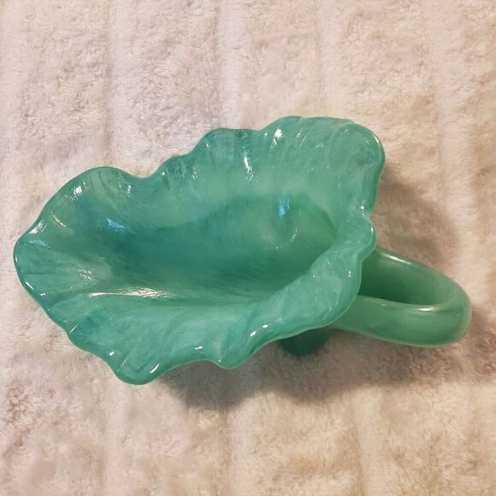 VINTAGE Art Glass Jade GREEN Fluted Trinket Coil Vase Hand Blown Swirl - Picture 1 of 8
